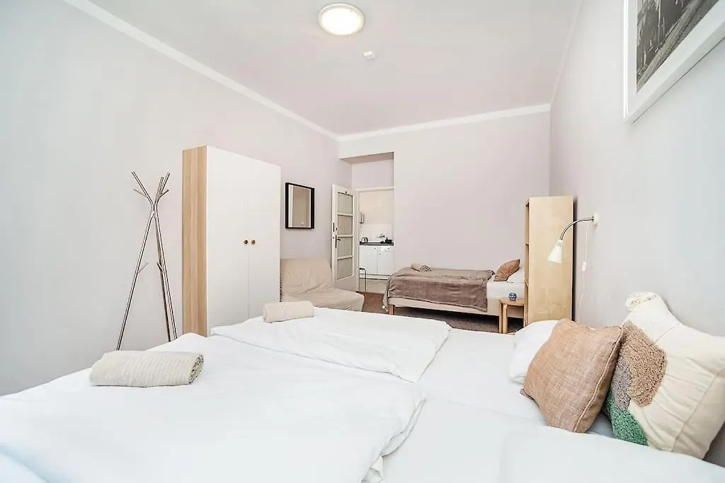 Apartment In Zizkov -202- Prague